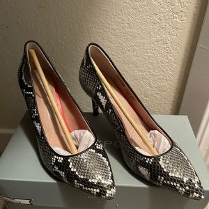ROCKPORT 75mm Total Motion Women’s Pump Size 6M NIB V80399 Gray Black Snakeskin